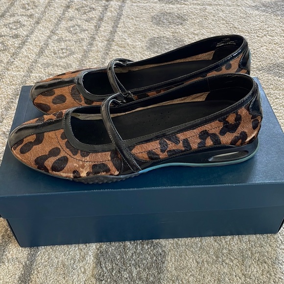 🍎SOLD Cole Haan Nike leopard print pony hair Mary Jane flats 10B Velcro Strap - Picture 3 of 11